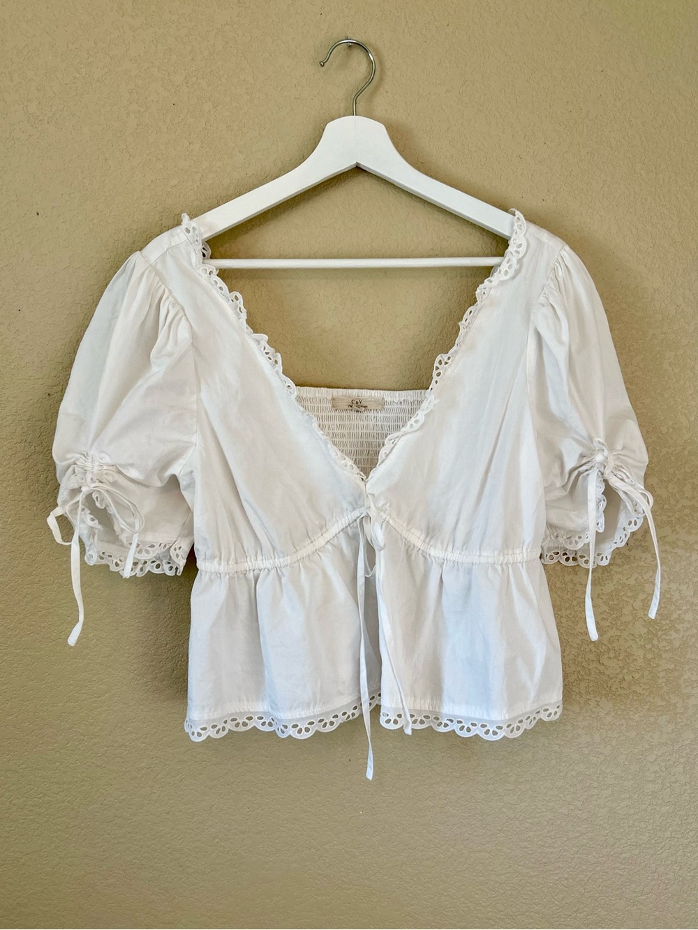 Chelsea & Violet White Lace-Trim Copped Peasant Top Size M Cottagecore Coastal
